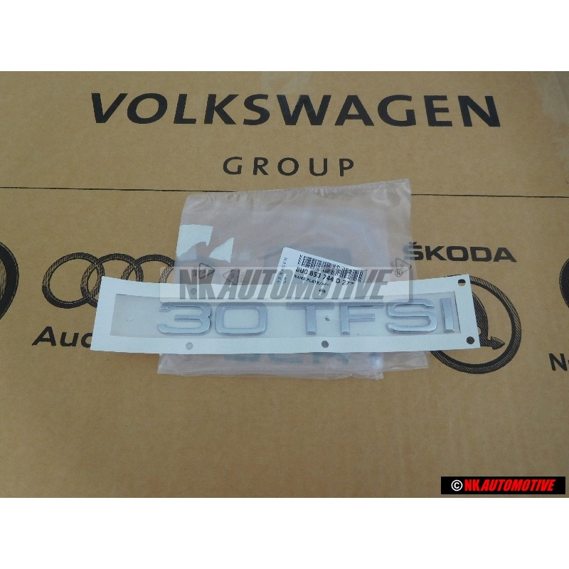 Γνήσιο Audi 30 TFSI Οπίσθιο Σήμα Έμβλημα Χρωμέ - 8U0853744D 2ZZ